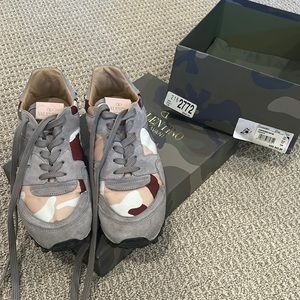 Valentino - Dusty Pink Camouflage Rockstud Sneakers